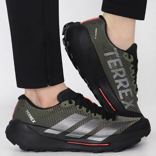 아디다스 Adidas terrex agravic tt lightstrike pro 트레일 러닝화 아웃도어웨어 퍼포먼스 슈즈 올리브 스트라타+아이언 메탈릭+솔라 터